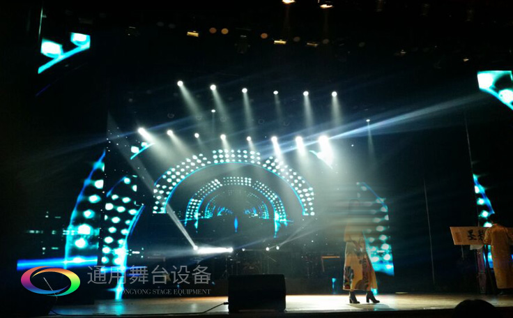 舞美視覺(jué)、舞臺(tái)燈光、舞臺(tái)機(jī)械——全景式舞臺(tái)戲劇沉浸體驗(yàn)