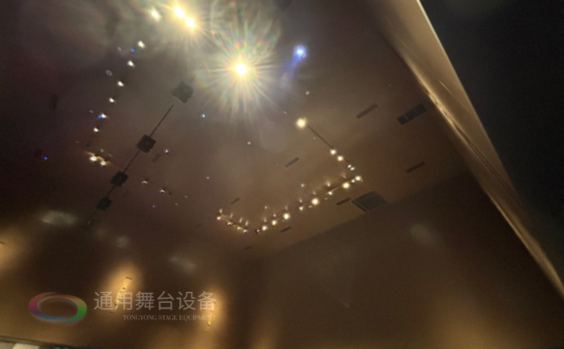 高效安裝舞臺吊桿、阻燃幕布，助力博物館多功能舞臺升級